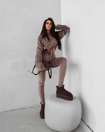 Komplet damski OLAVOGA VELVET AURA 2025 latte - FashionPlace - 1