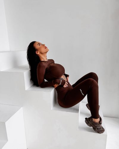 Komplet damski OLAVOGA DULCE 2026 brąz - FashionPlace - 6