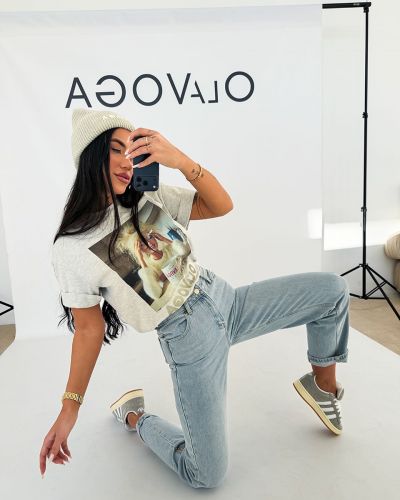 T-shirt damski OLAVOGA EARNED 2026 szary - FashionPlace - 1