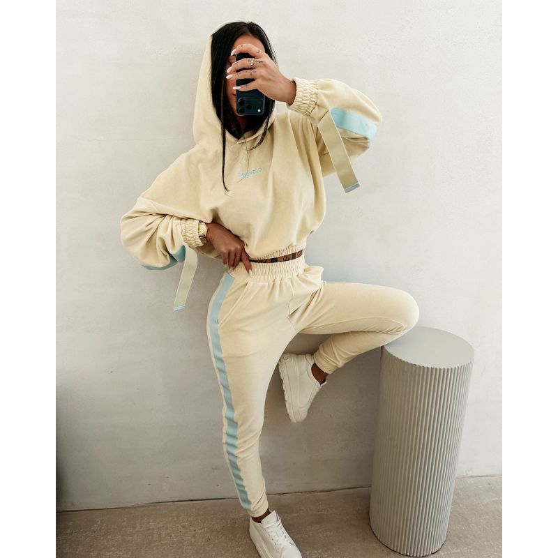 Komplet damski OLAVOGA SMOOVE 2026 kokosowy - FashionPlace - 1