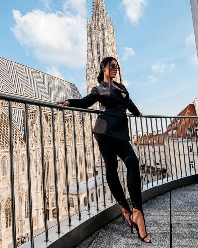 Sukienka OLAVOGA FIXA 2026 czerń - FashionPlace - 2