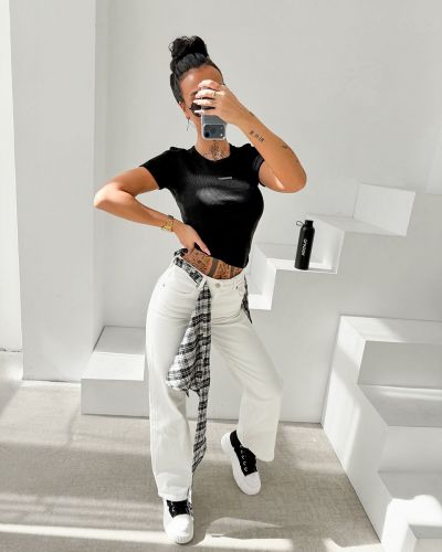 T-shirt damski OLAVOGA MOVENA 2026 czerń - FashionPlace - 1