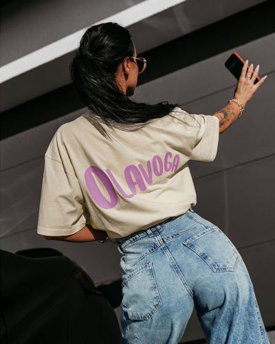 T-shirt damski OLAVOGA BABE 2026 ecru - FashionPlace - 3