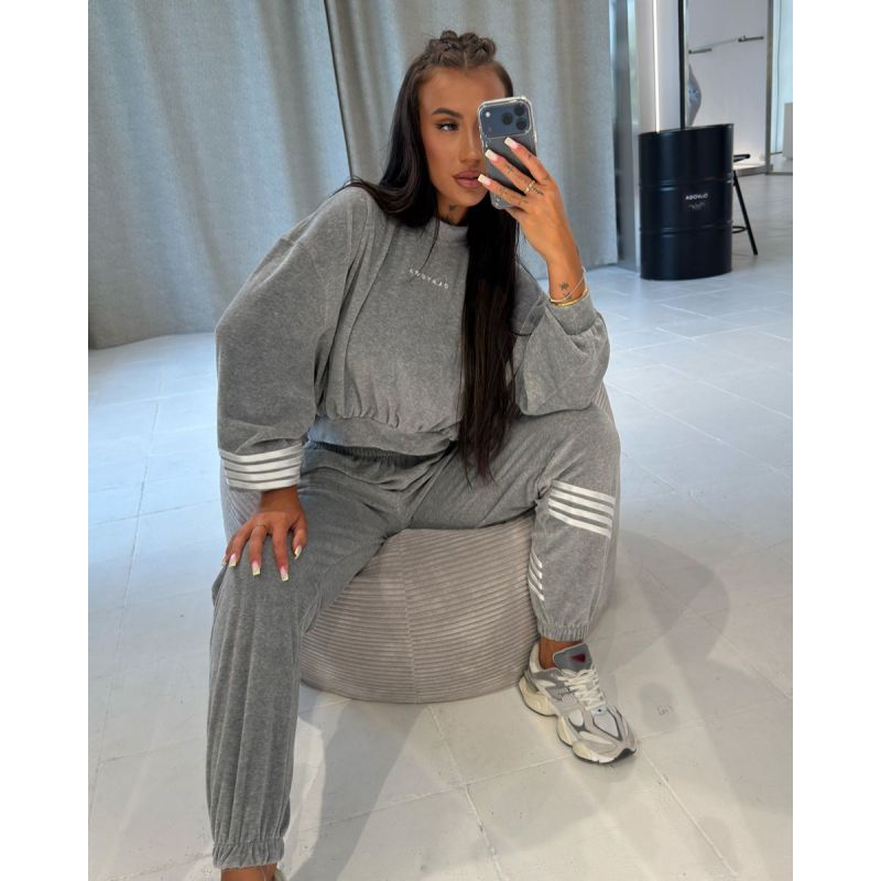 Komplet damski OLAVOGA MAVINA 2026 szary - FashionPlace - 1
