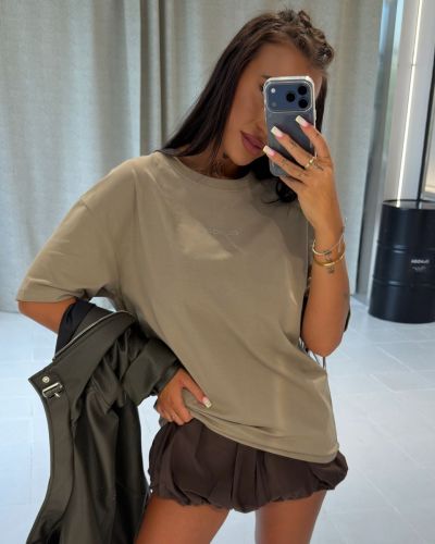 T-shirt damski oversize fit OLAVOGA VERDI 2026 taupe - FashionPlace - 3