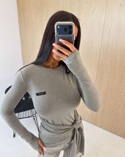 Bluzka damska OLAVOGA RE ZA 2026 szara - FashionPlace - 2