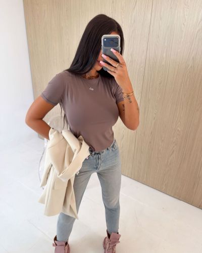 T-shirt damski OLAVOGA BASTU 2026 cold brown - FashionPlace - 1