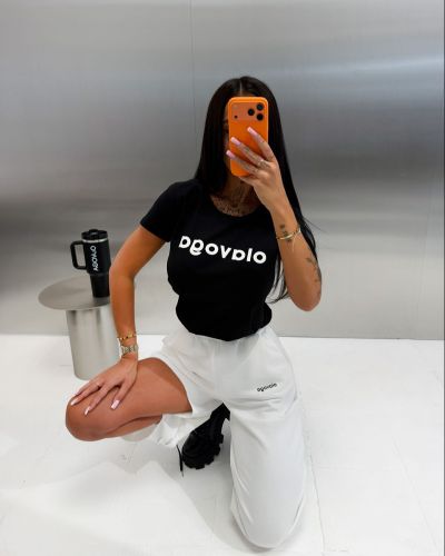 T-shirt damski OLAVOGA EARLY 2026 czerń - FashionPlace - 1