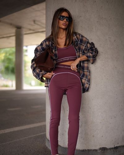 Komplet damski OLAVOGA TOMA 2026 burgund - FashionPlace - 1