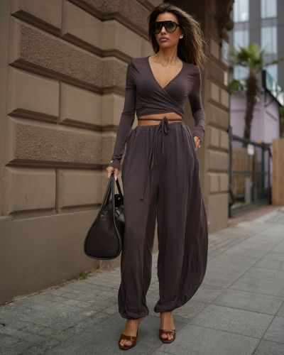 Komplet damski OLAVOGA ELMIRA 2026 ciemny brąz - FashionPlace - 2