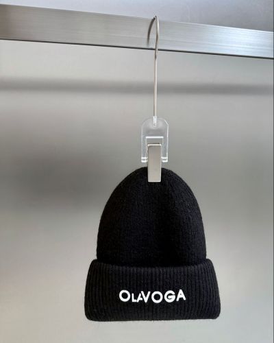 Czapka damska OLAVOGA MEDINA 2026 czerń - FashionPlace - 3